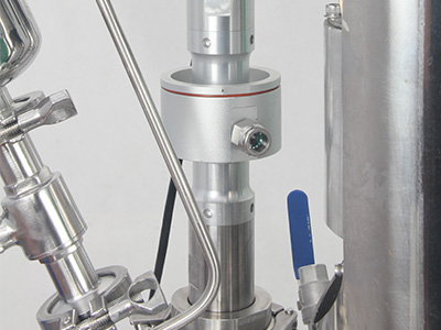 Reattore in acciaio inossidabile a doppio strato con riscaldamento elettrico dettaglio - I vibratori ad ultrasuoni possono essere personalizzati per aumentare la velocità di reazione dei liquidi.