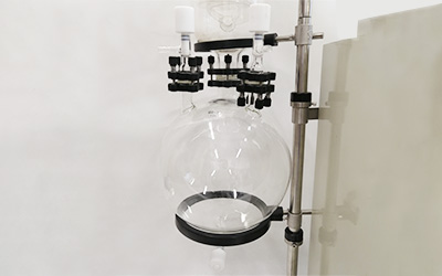 Nuovo evaporatore rotante da 20 litri dettaglio - Pallone di raccolta con valvola di scarico e valvola di sfiato.