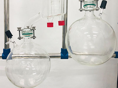 Distillazione molecolare con evaporatore a film pulito a percorso breve serie B dettaglio - Flacone di raccolta in vetro ad alto borosilicato, resistente alla corrosione.