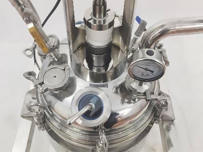 Reattore di riscaldamento elettrico in acciaio inossidabile detail - Coperchio del bollitore a reazione multi-bocca, il numero di bocche del bollitore può essere personalizzato e il design a bocca larga è facile da pulire.